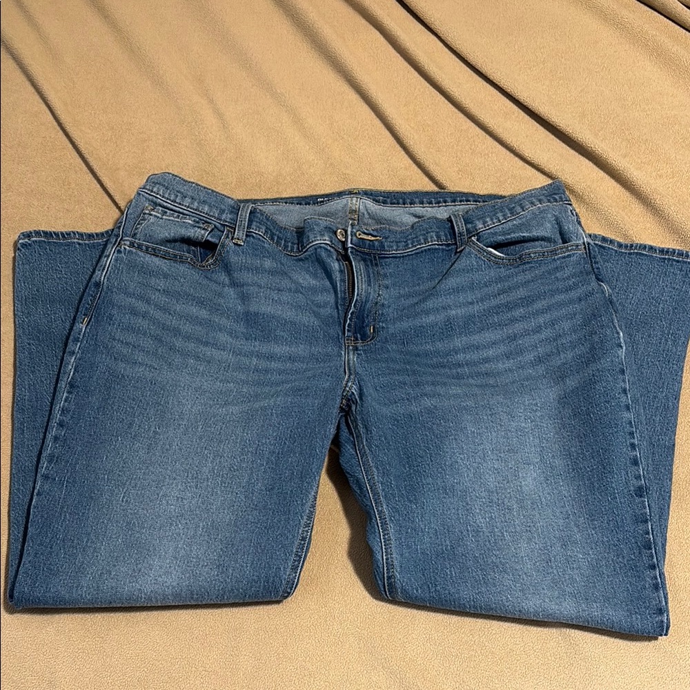 Women’s Straight Leg Jeans Medium Wash. Size 18. Old Navy WOW Boyfriend.